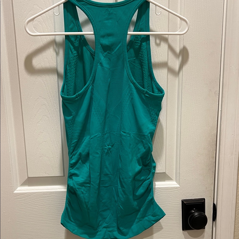 Athleta Momentum seamless Tank top sz sm - Picture 3 of 4